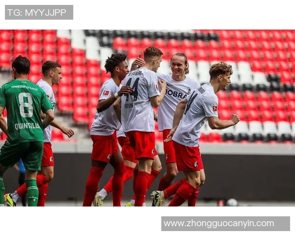 沙尔克04惨遭弗莱堡逆袭主场两连败遇困境